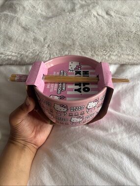 Hello Kitty Pink Ramen Bowl Set with Matching Chopsticks
